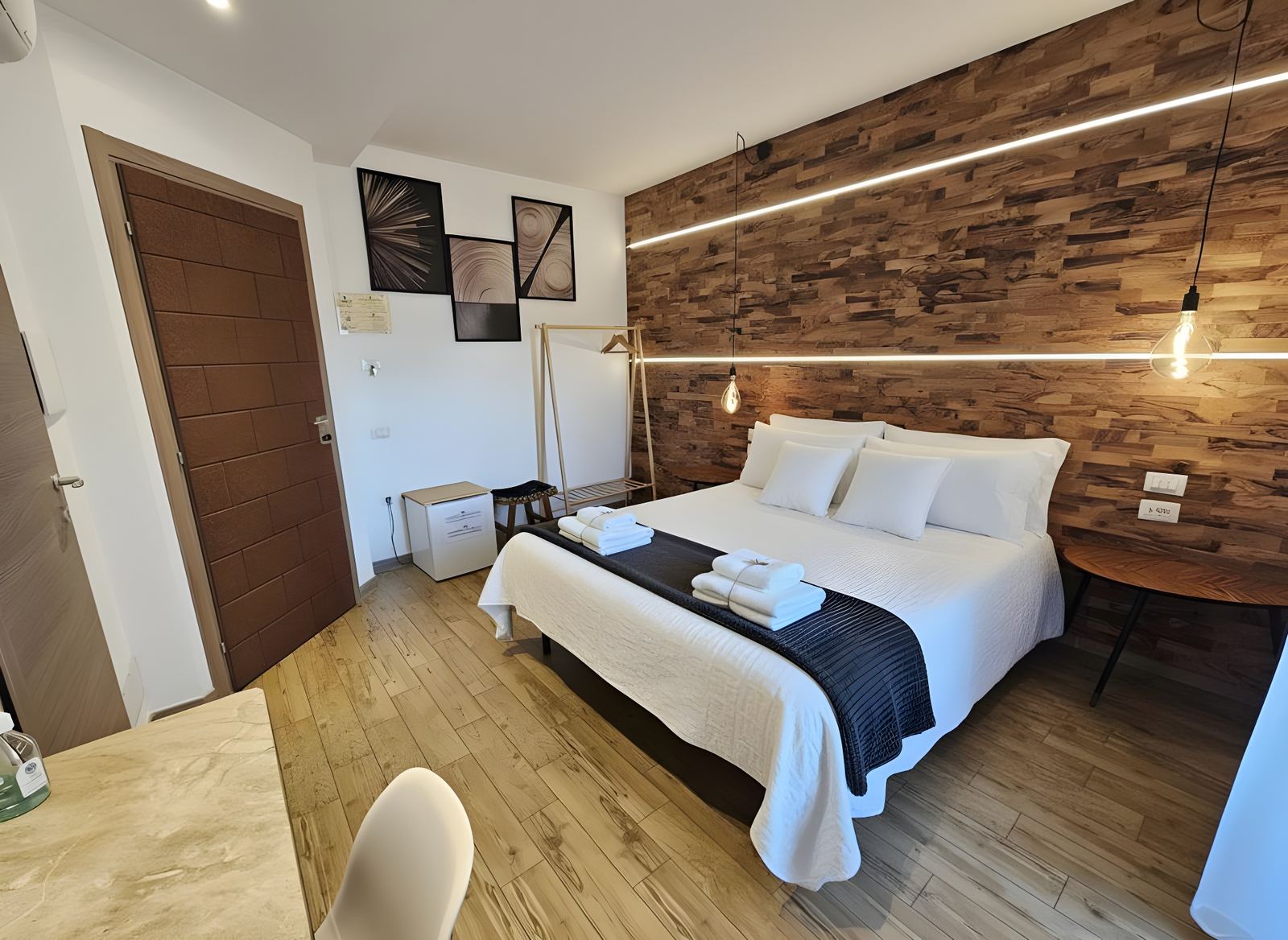 Camera Ulivo — camera matrimoniale ARYA Rooms Cagliari
